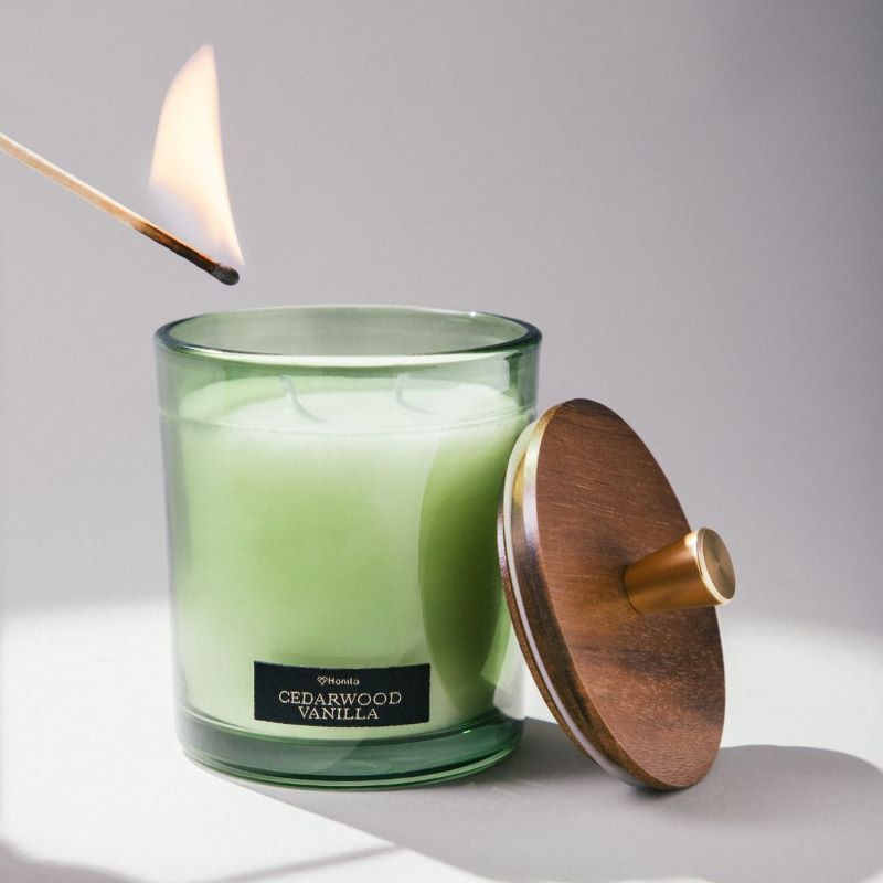 Aromatinė žvakė „Cedarwood Vanilla“